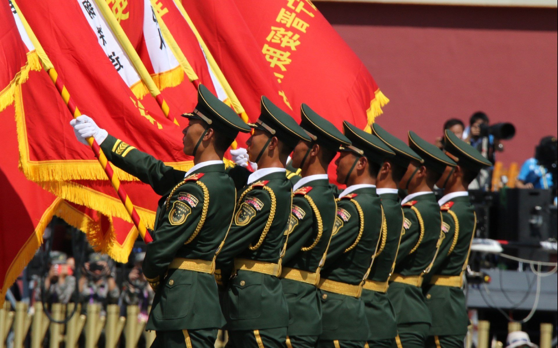 东方式铁血 vs.美式强硬，戈贝尔欧洲重锤，辽宁跨界压制汽车城